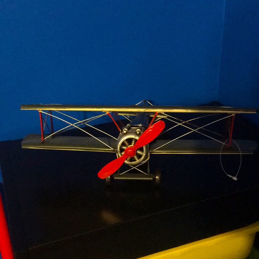 Metal antique plane decor